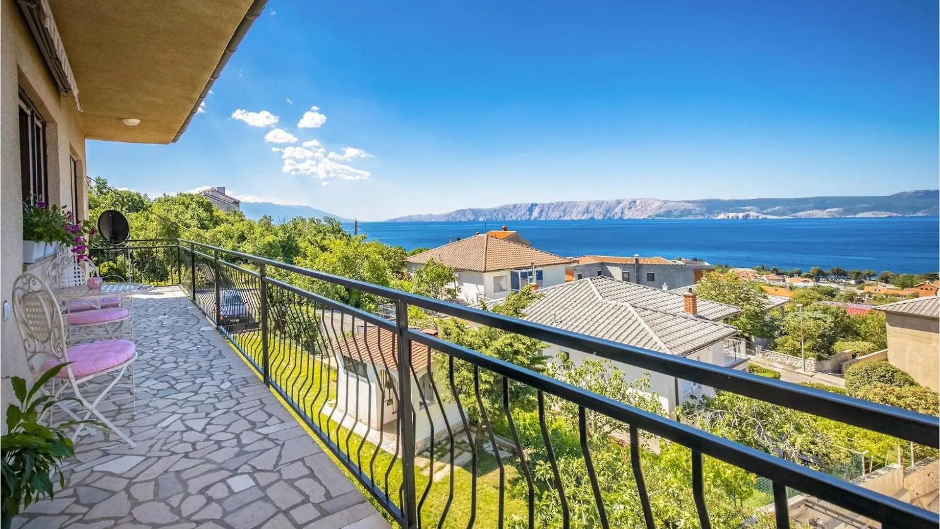 Lovely Apartment In Novi Vinodolski With Wifi