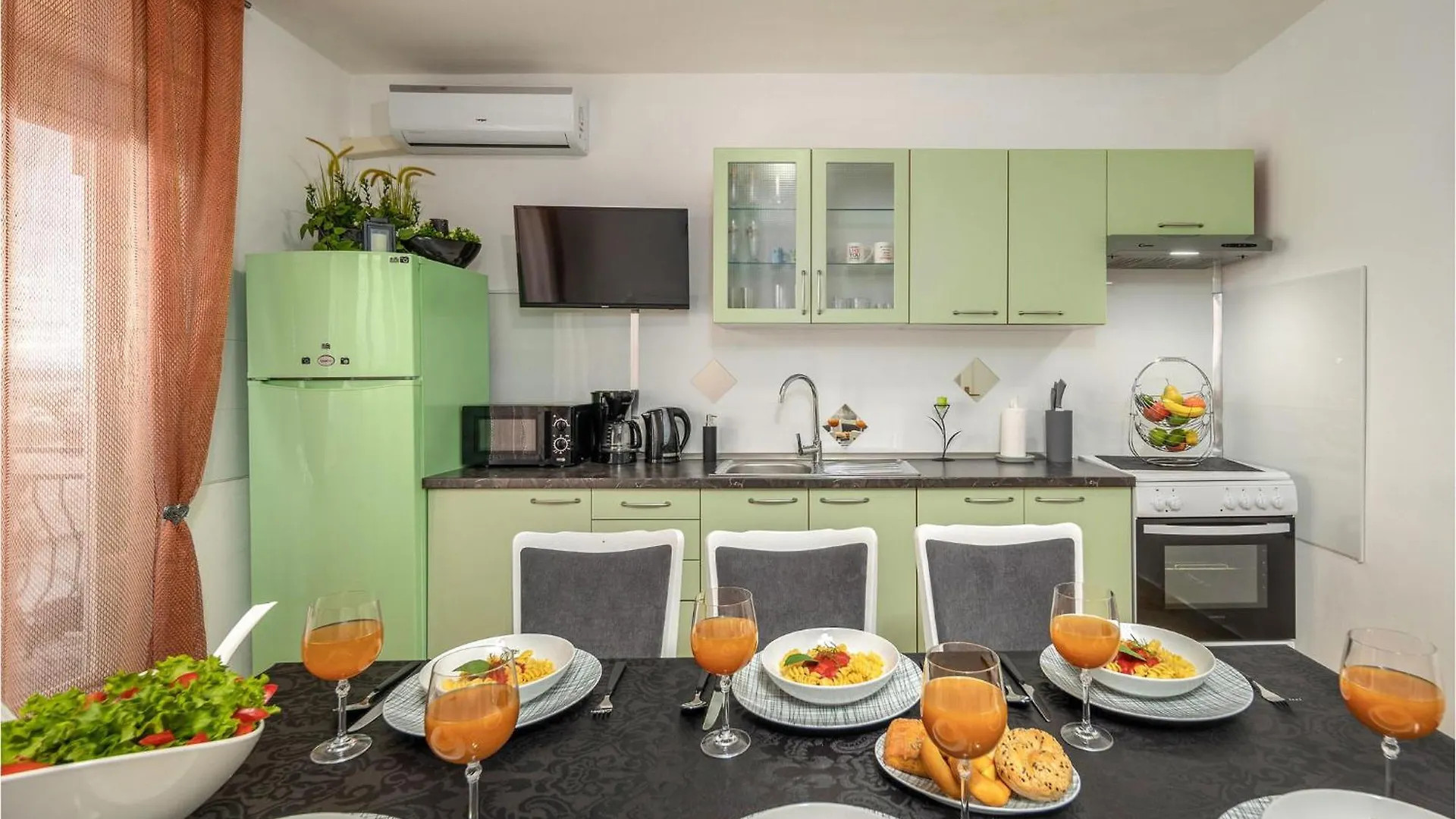 Lovely Apartment In Novi Vinodolski With Wifi 0*,