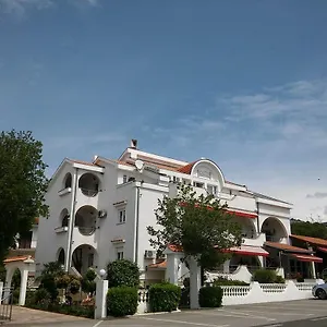 3* Pensionat Garfild 2